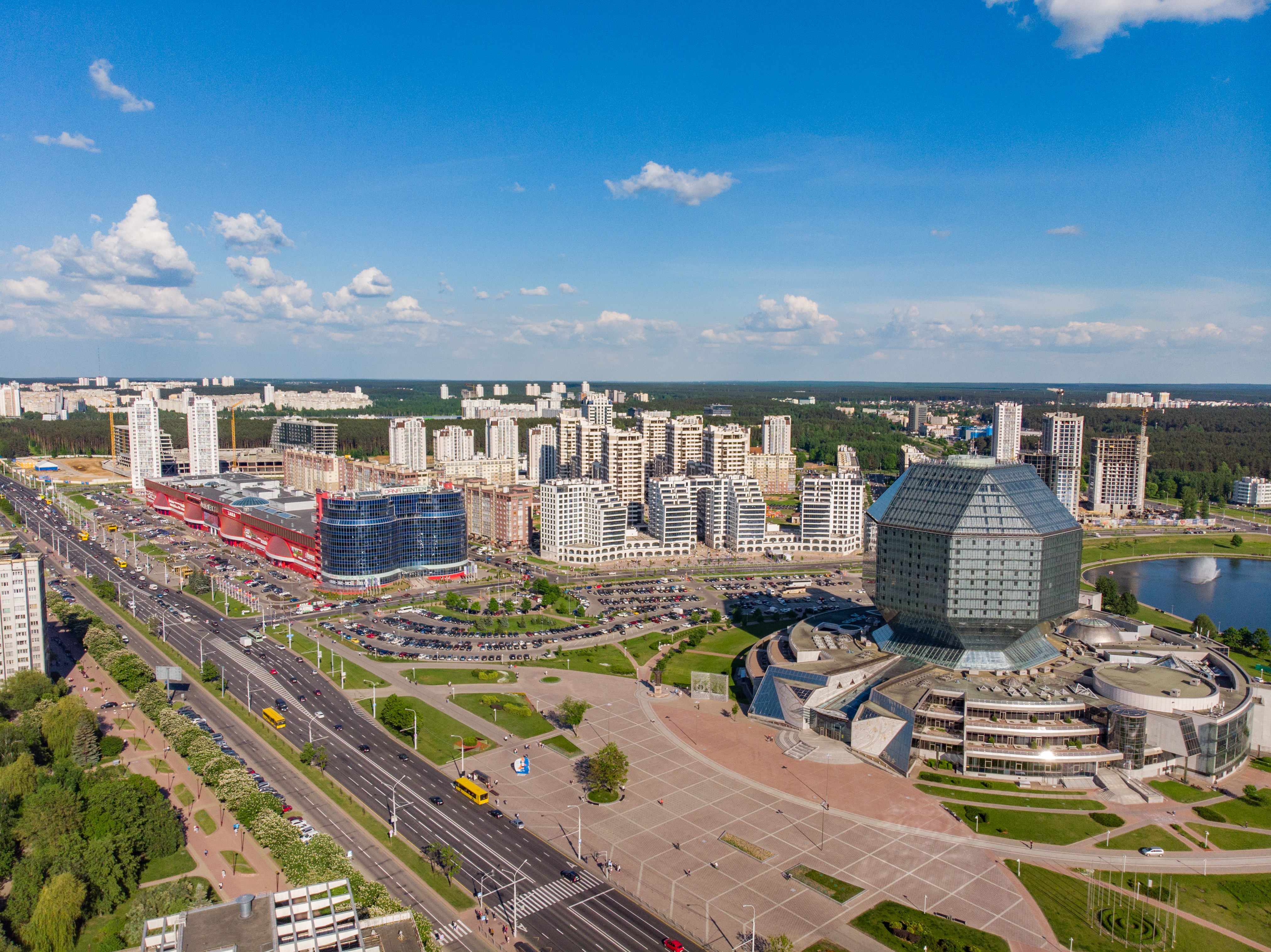 Минск столица Белоруссии. Маяк Минска. Столица Белоруссии Минск фото. Белоруссия Минск панорама.