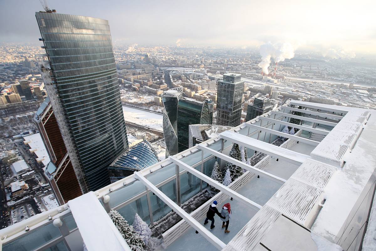 Дом 300 этажей. Москва Сити каток на 86 этаже. Башня око Москва Сити смотровая. Смотровая площадка башня око 86 этаж. Высотка око Москва Сити.