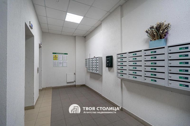 Однокомнатная квартира в ЖК Изумрудный. Подъезд Однокомнатная квартира в ЖК Изумрудный. Подъезд