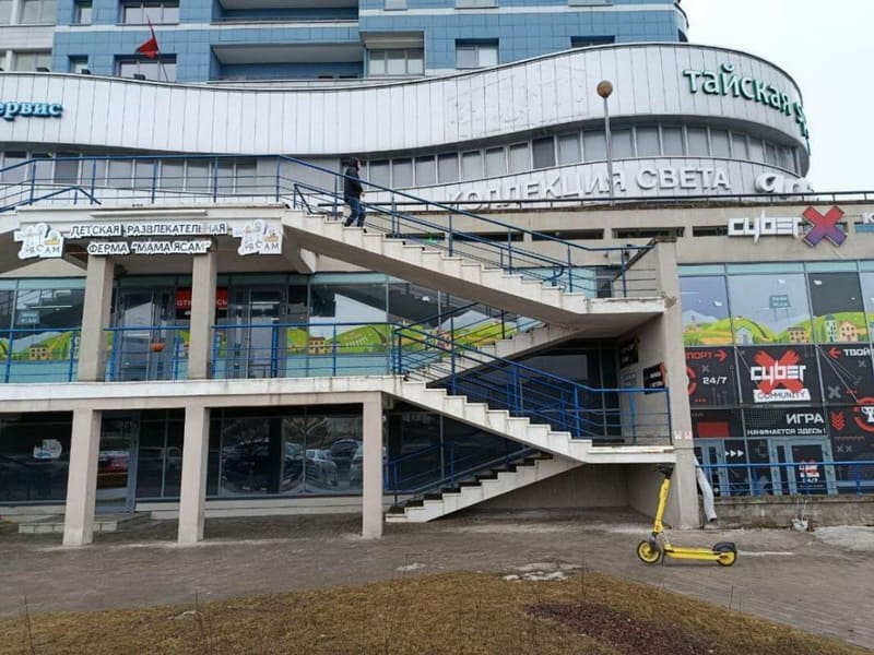 Магазины в стилобатах Минск