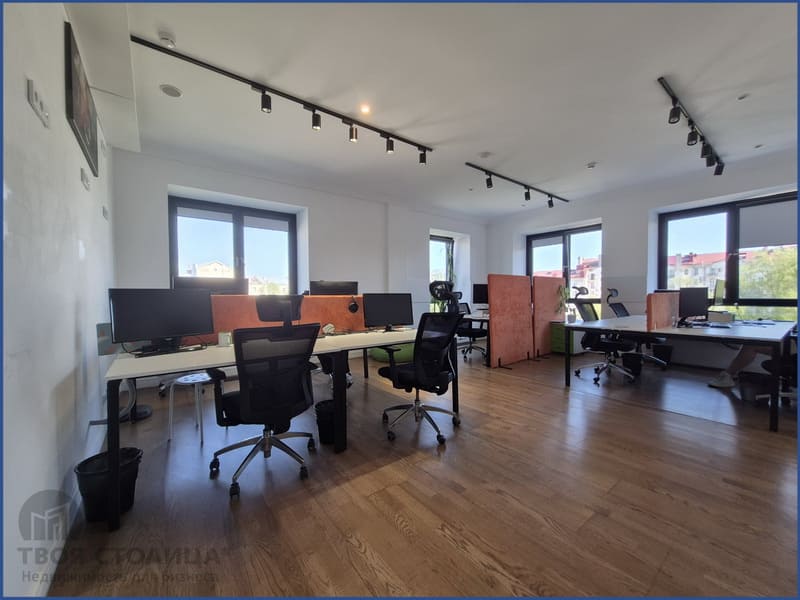 Опен спейс в офисе в Liberty Residence - другой ракурс