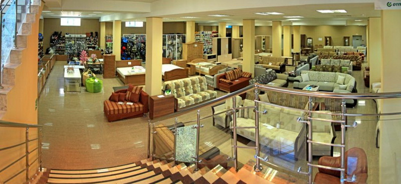 Мебельный шоурум в цоколе