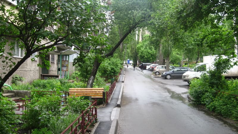 Зелёный двор в хрущёвке