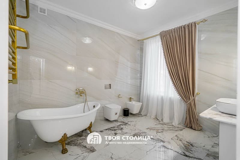 Новый таунхаус в Дроздово. Санузел с ванной