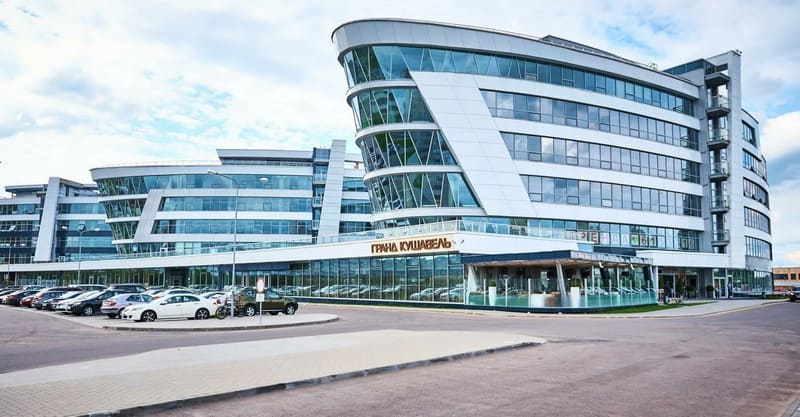 Архитектурный ансамбль Riviera Plaza