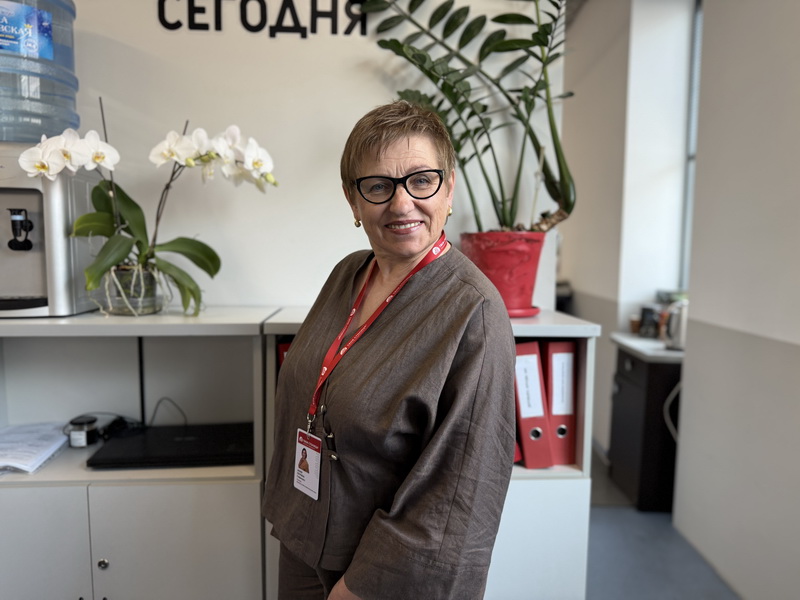 Лилия Стефанович в офисе