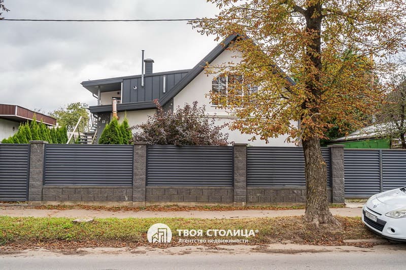 Коттедж дня на Брестской. Вид с улицы