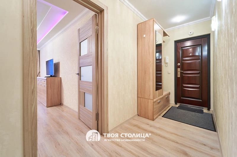 Однокомнатная квартира в Минске на Карского, 21. Прихожая