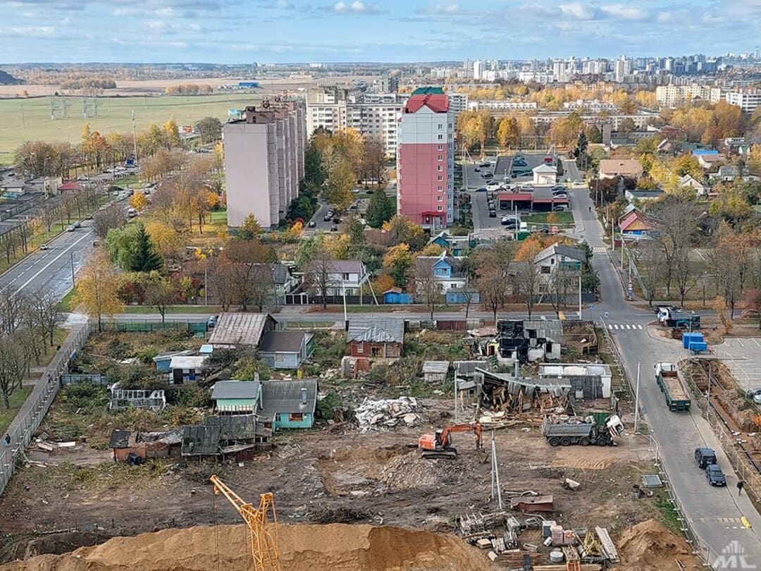 Панорама сноса старых домов в Чижовке