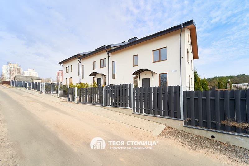 Таунхаус на Тупиковой. Вид с улицы