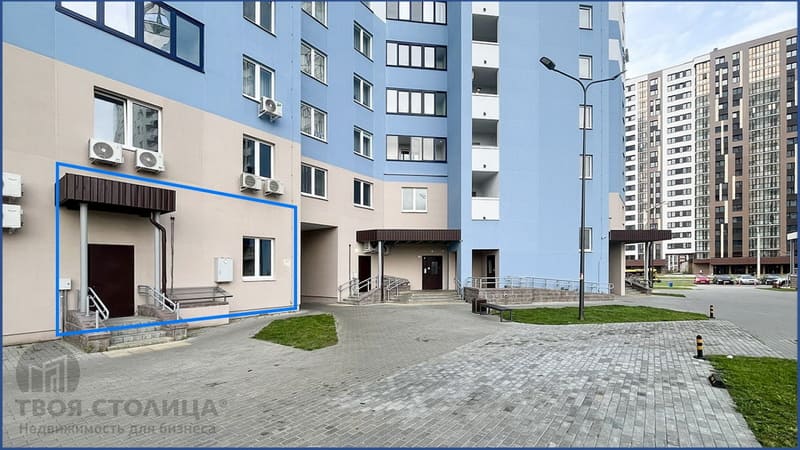 Торговое помещение на Дзержинского 26. Вход со двора