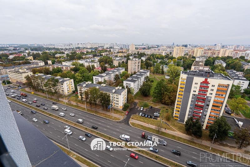 Евротрёшка на Аэродромнной, 20. Вид из окна