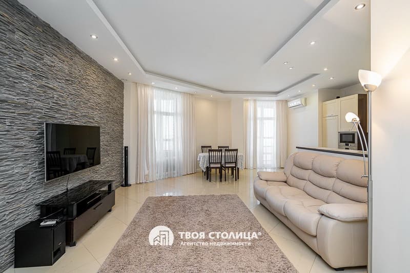 Трёхкомнатная квартира в аренду в Славянском квартале проспект Победителей 27