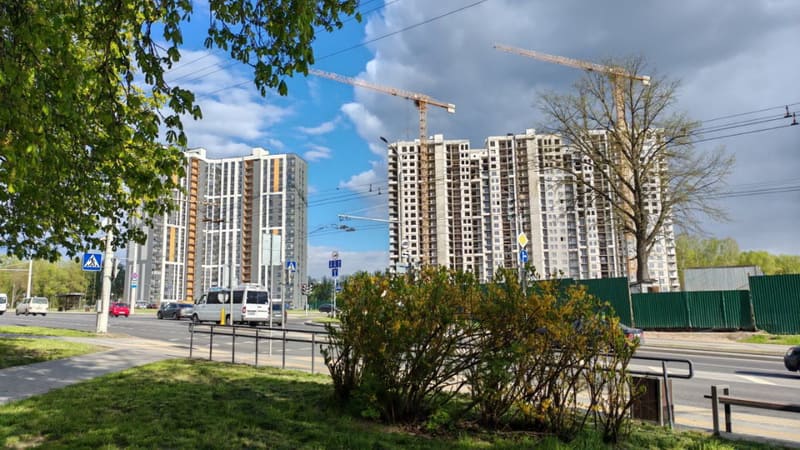 Еврочетырёшка в новостройке. Вид с улицы
