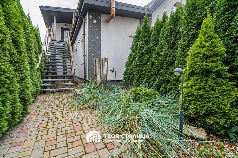 Коттедж дня на Брестской. Отдельный вход на второй этаж