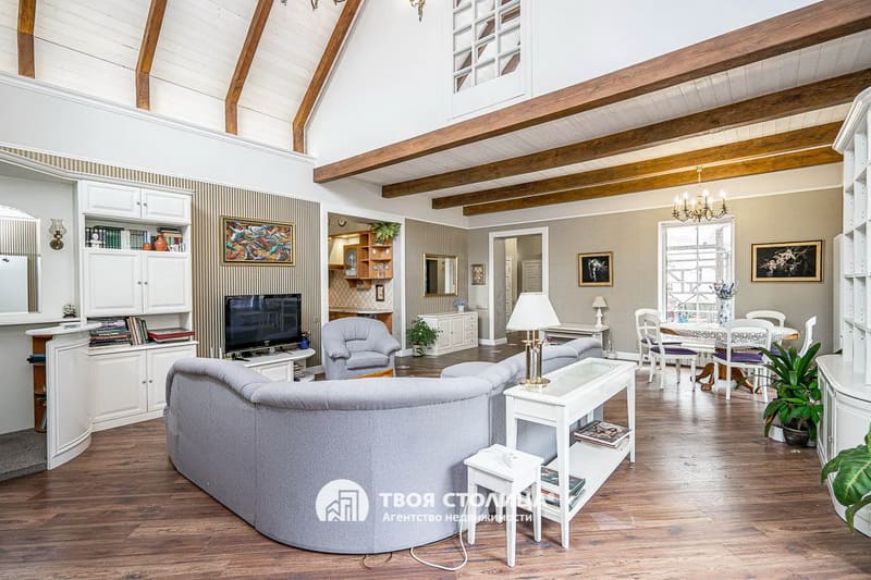 Коттедж дня на Брестской. Кухня-гостиная на втором этаже