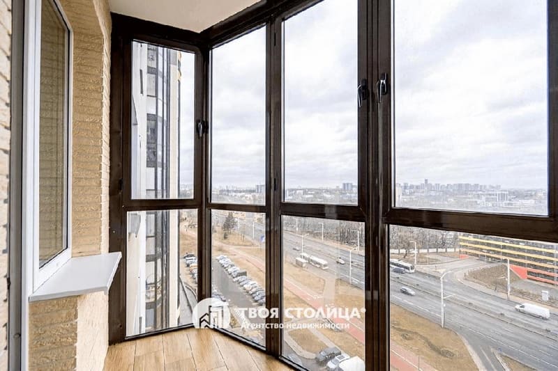 Однокомнатная квартира на Дзержинского, 90. Вид из панорамного окна