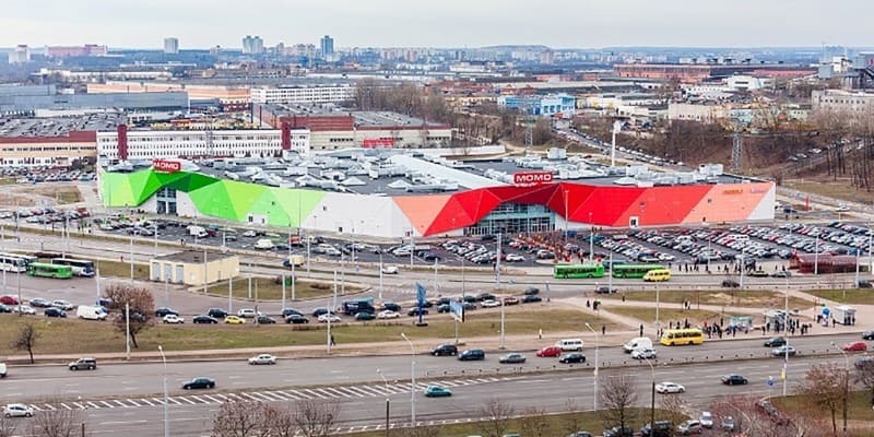 ТЦ Момо возле метро Могилёвская в Минске