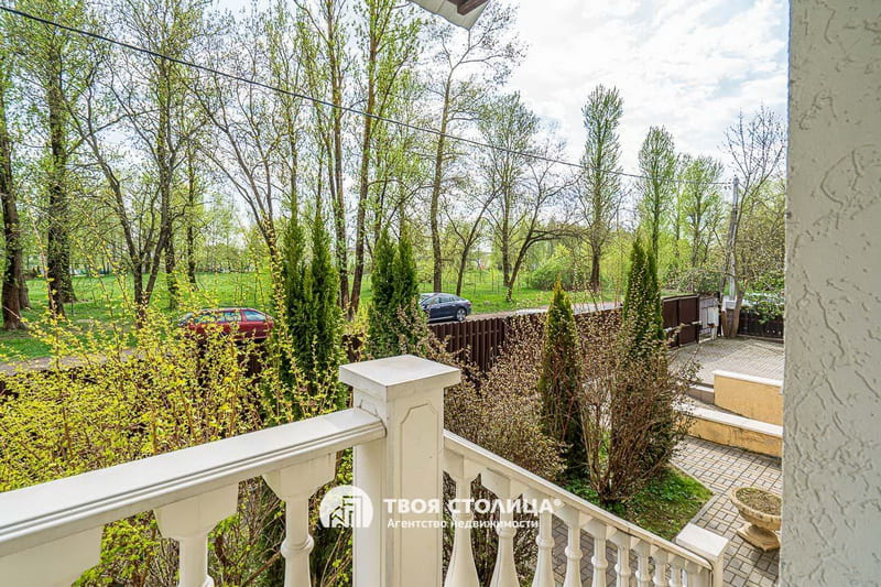 Четырёхкомнатная квартира в таунхаусе в аренду улица Широкая 102