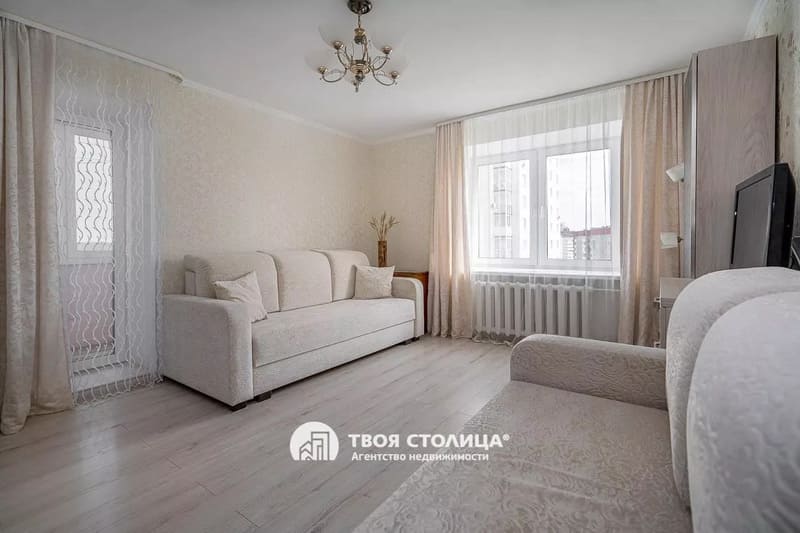 Однокомнатная квартира (два света) с ремонтом на ул. Илимской 10