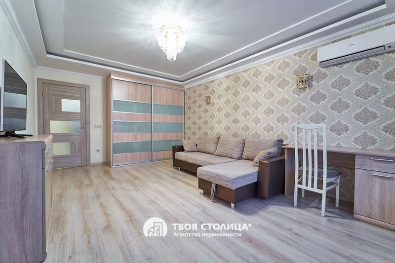 Однокомнатная квартира в Минске на Карского, 21. Гостиная