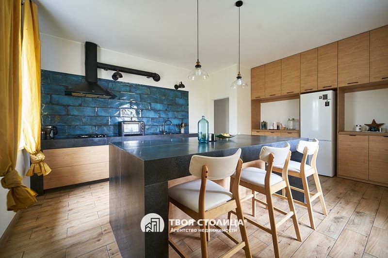 Коттедж в Копиевичах. Кухня-гостиная