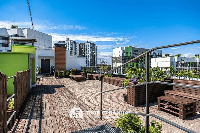 Трёхкомнатная квартира в Новой Боровой ул. Авиационная 1. Терраса (на обложку)