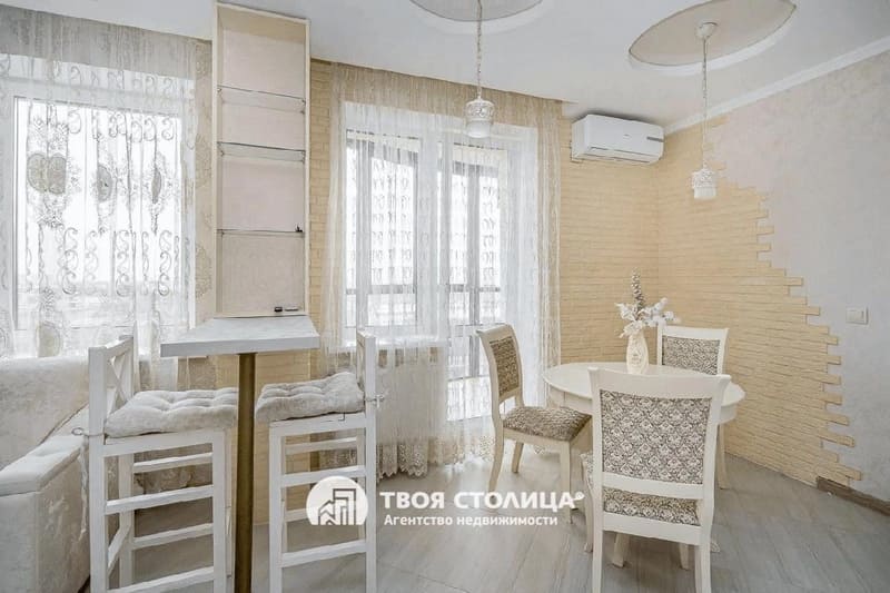 Однокомнатная квартира на Дзержинского, 90. Выход на лоджию