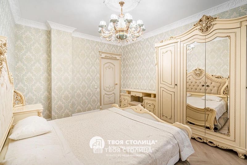 Трёхкомнатная квартира в версальском стиле в ЖК Каскад. Спальня