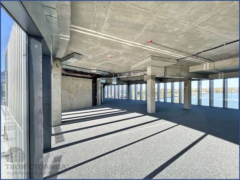 Офис в в Helen & Valery Plaza. Open space изнутри