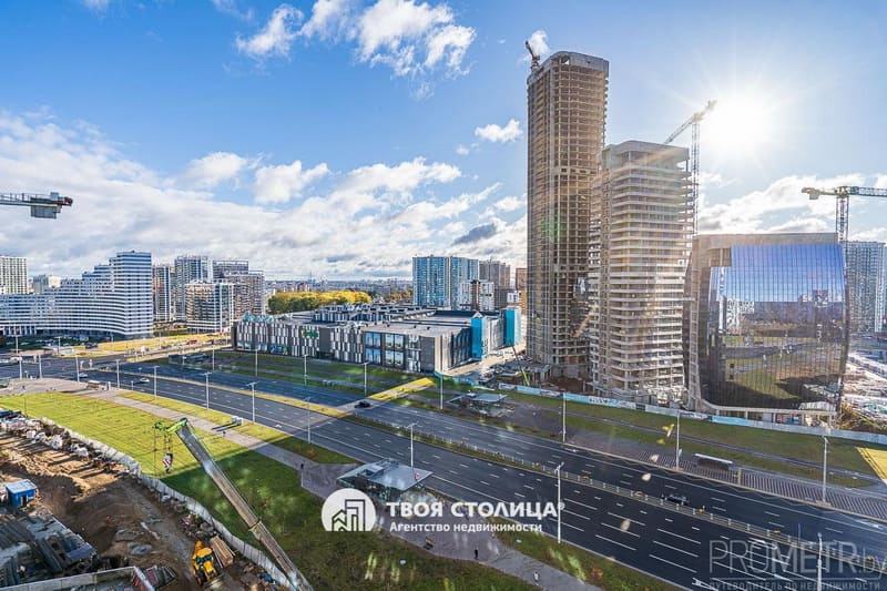 Вид из окна студии в доме Бухарест