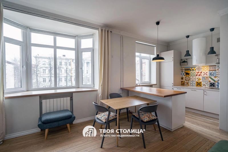 Тест-драйв 2.0. Сталинка с авторским ремонтом у Площади Победы