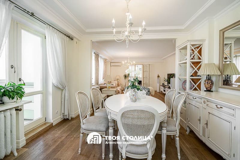 Пятикомнатная квартира на Калининградском переулке, 6. Комната